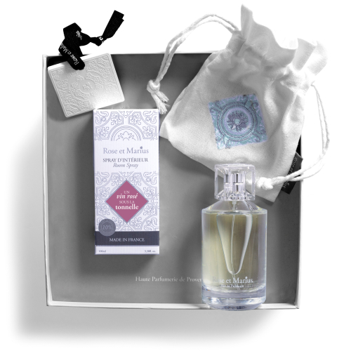 HOME SPRAY & PERFUME TILE SET - A rosé wine under the arbour