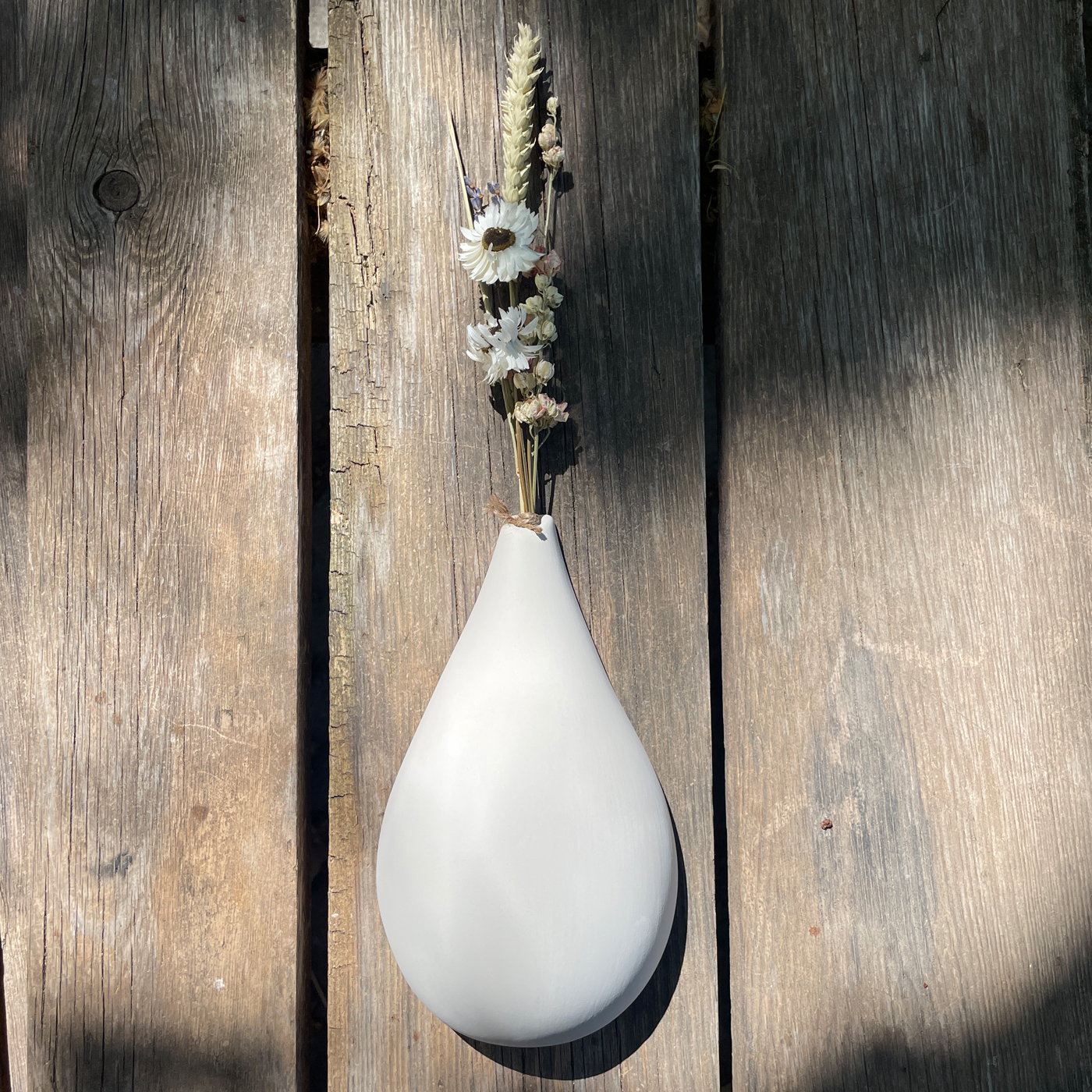 Limited Edition - Rose et Marius x Monochromic. White wall vase